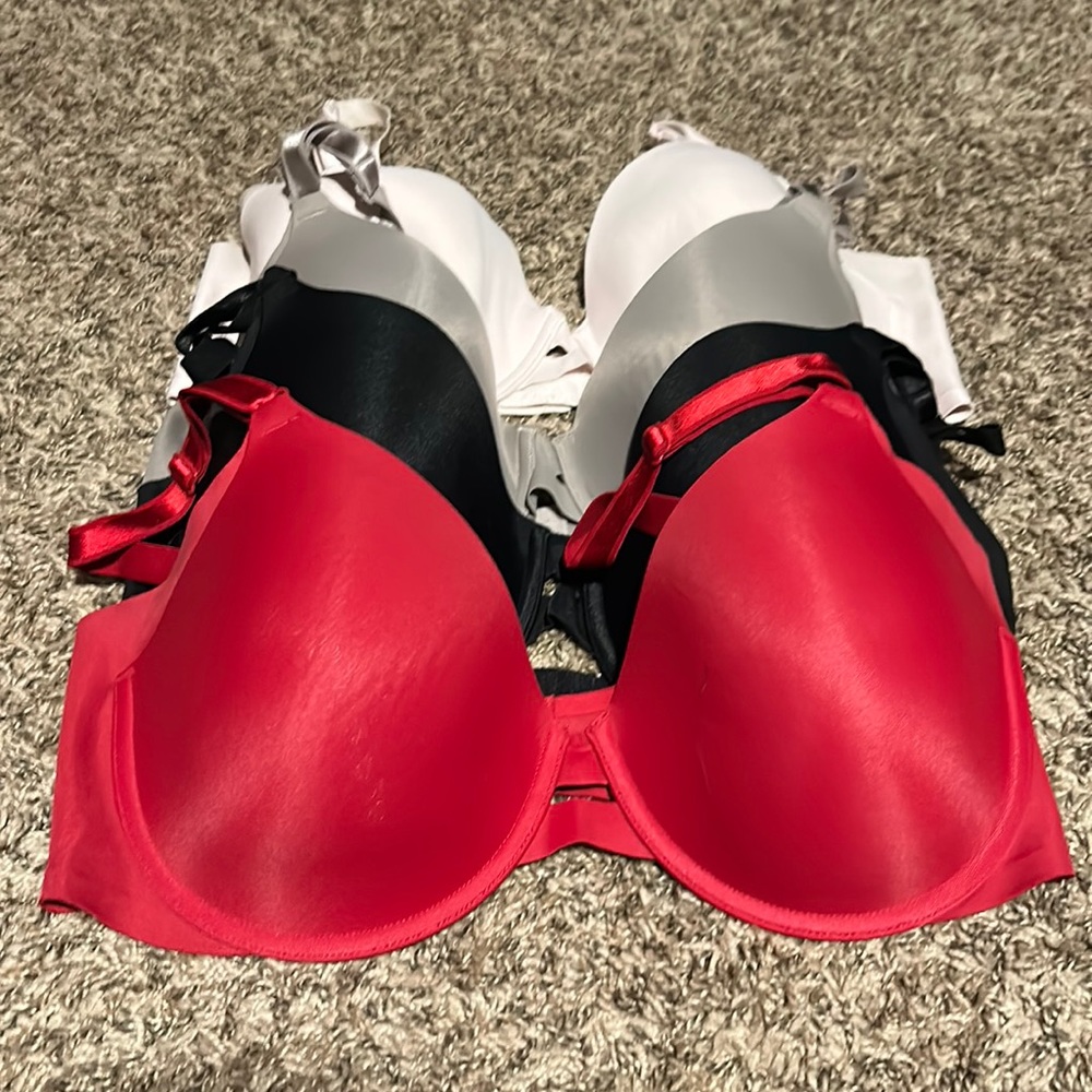 Set of 4 Bras‼️‼️